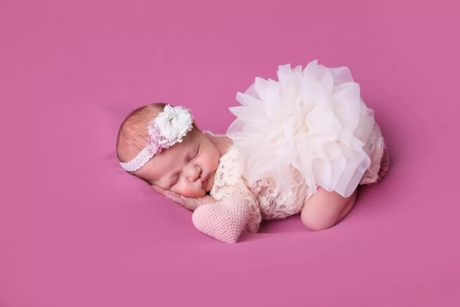 bebe-v-prikazen-dekor.webp
