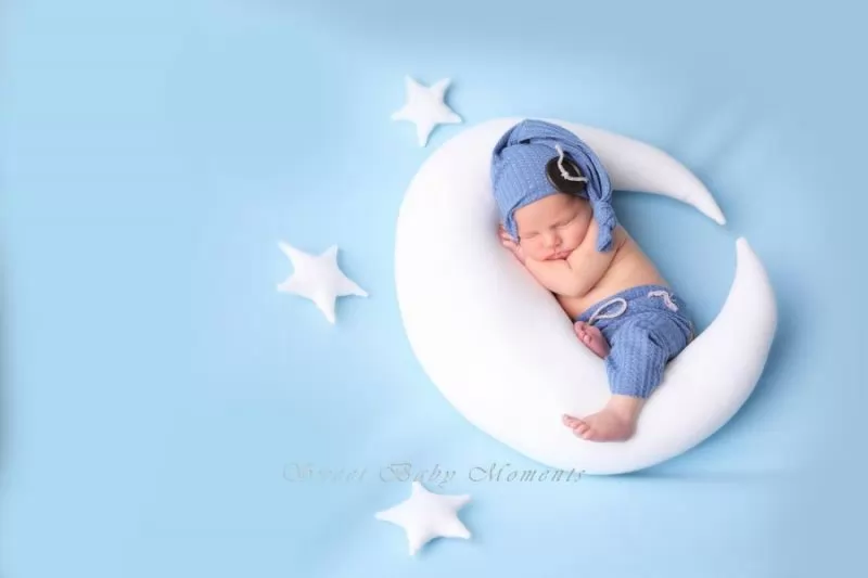 fotosesiya-bebe-v-parvite-dni-luna.jpg