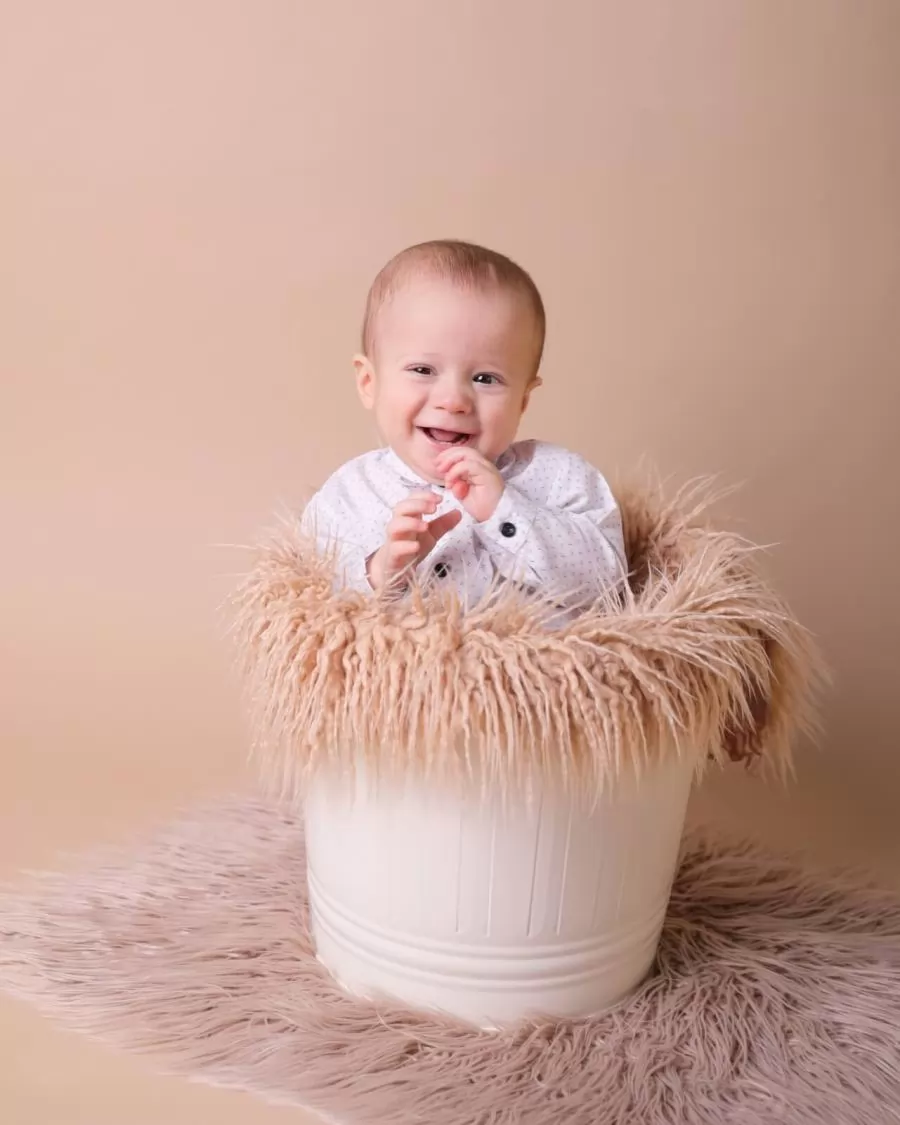 fotosesiya-na-bebe-v-studio-dekori-sofia